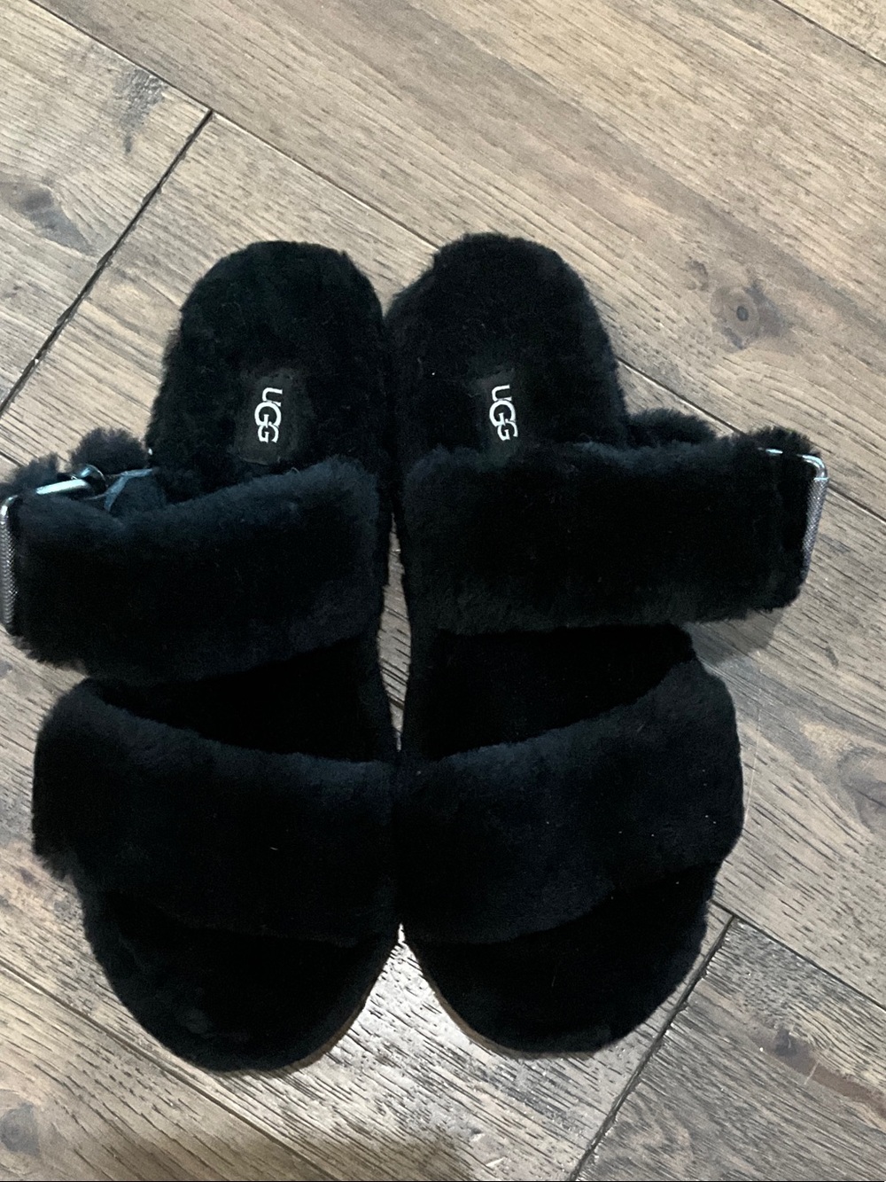 UGG Women’s Black Fluffy Strap Sandals